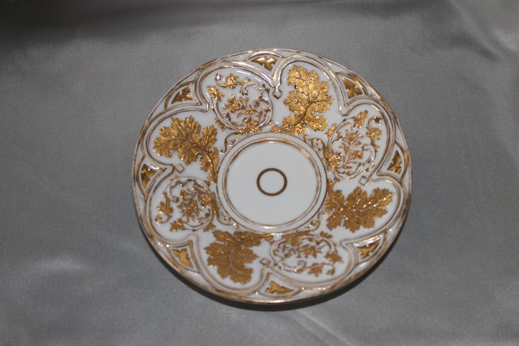 Tazza da cioccolata e piattino in porcellana di Grafenroda, Turingia, Germania, XIX secolo