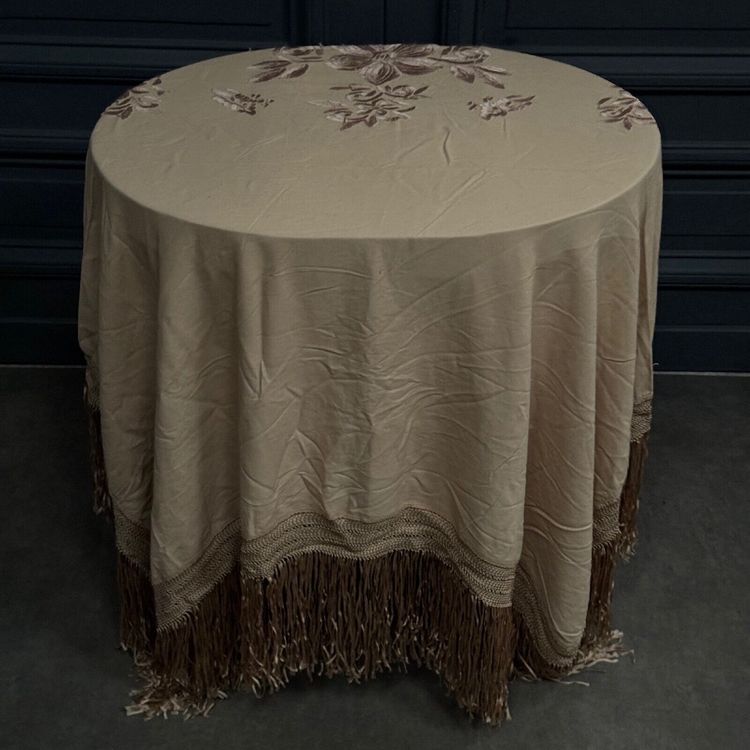Embroidered shawl or tablecloth from China 1900 with floral decoration