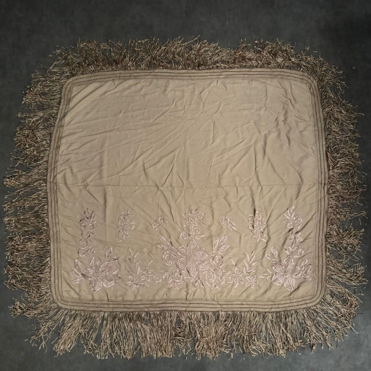 Embroidered shawl or tablecloth from China 1900 with floral decoration