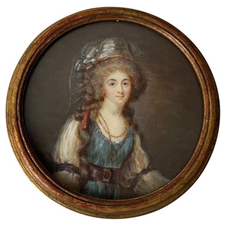 Miniature XIXe représentant une élégante du XVIIIe cadre doré