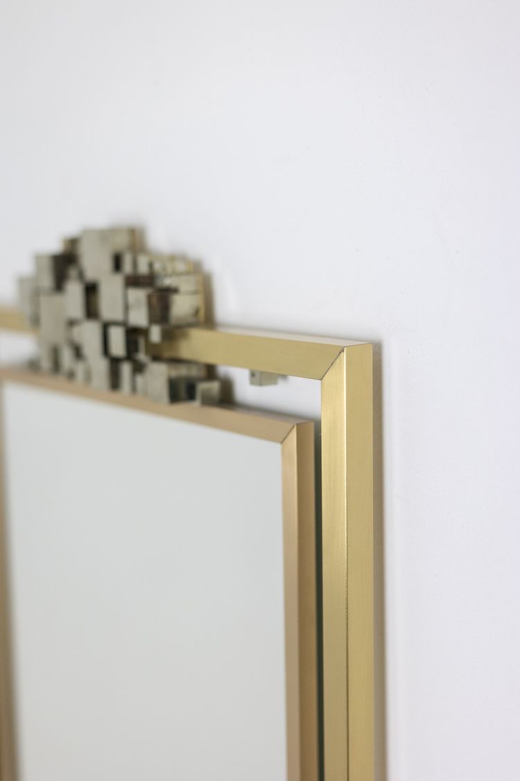 Miroir modèle « Boizot » en laiton, finition vernis. Contemporain. LS5943891Z