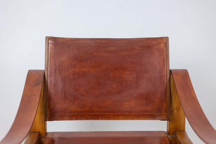 Pierre Chapo. Paire de fauteuils modèle S10X en orme. Circa 1970. LS63302609P