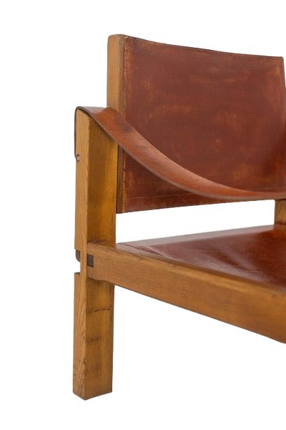 Pierre Chapo. Paire de fauteuils modèle S10X en orme. Circa 1970. LS63302609P