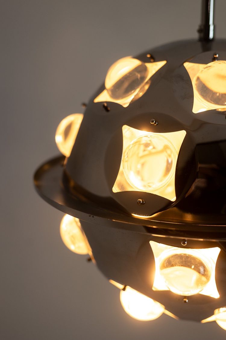Oscar Torlasco.  Lampadario “Satellite” in metallo cromato. Anni '70. Codice articolo: LS6354918G