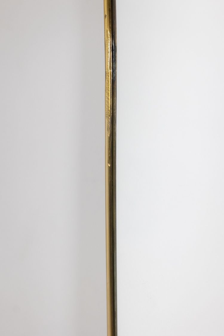 Paire de miroirs étroits en laiton doré. Circa 1970. LS63621409/2P