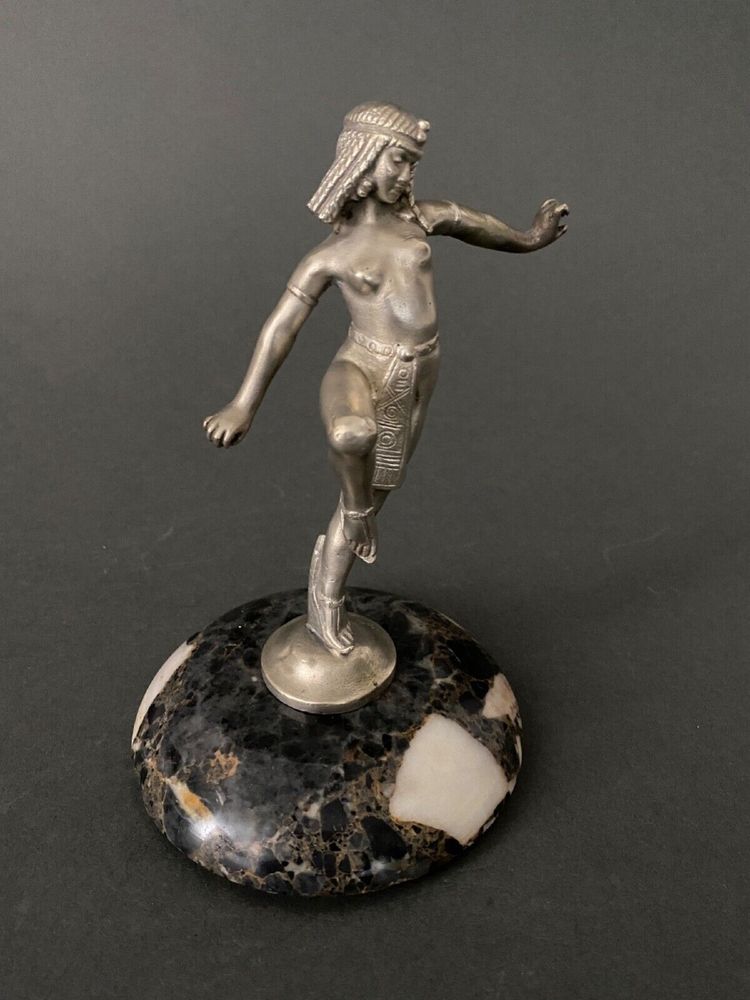 Mascotte automobile Dominique Alonzo Etling Paris danseuse égyptienne