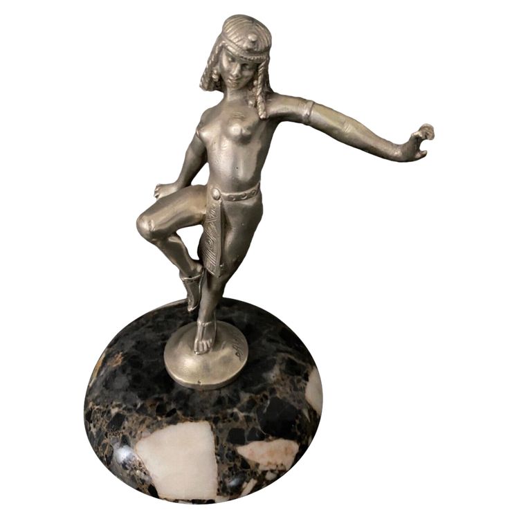 Mascotte automobile Dominique Alonzo Etling Paris danseuse égyptienne