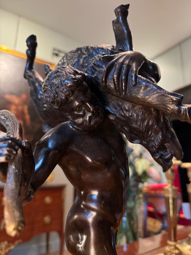 Ercole in bronzo e il cinghiale di Erimanto, Giambologna, inizi del XIX secolo.