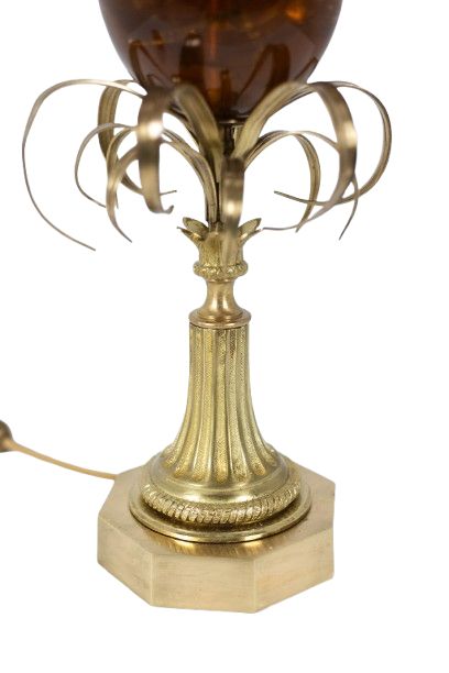 Casa Carlo. Lampada “Egg” in resina frattale e bronzo. Circa 1970. LS6366908Y