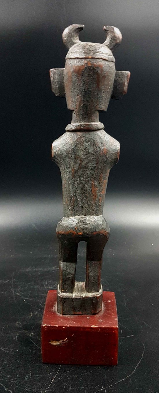 Statue d'ancêtre, île De Nias, Indonésie