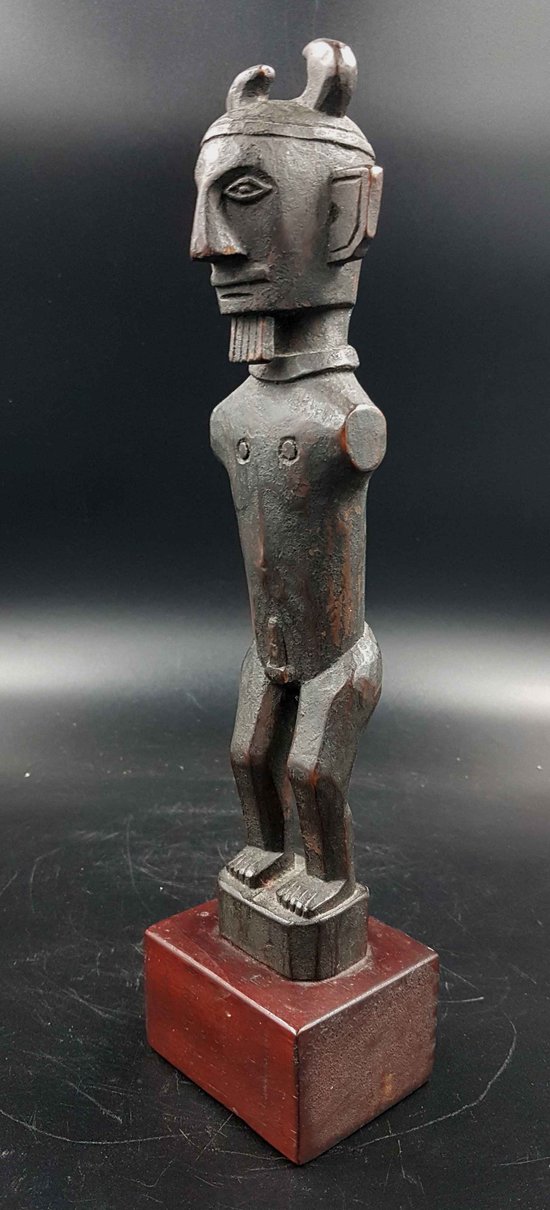 Statue d'ancêtre, île De Nias, Indonésie