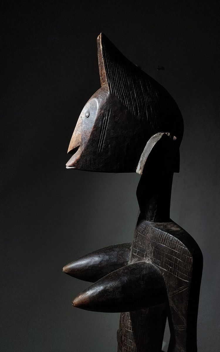 Grande statua femminile in stile cubista Bambara Mali