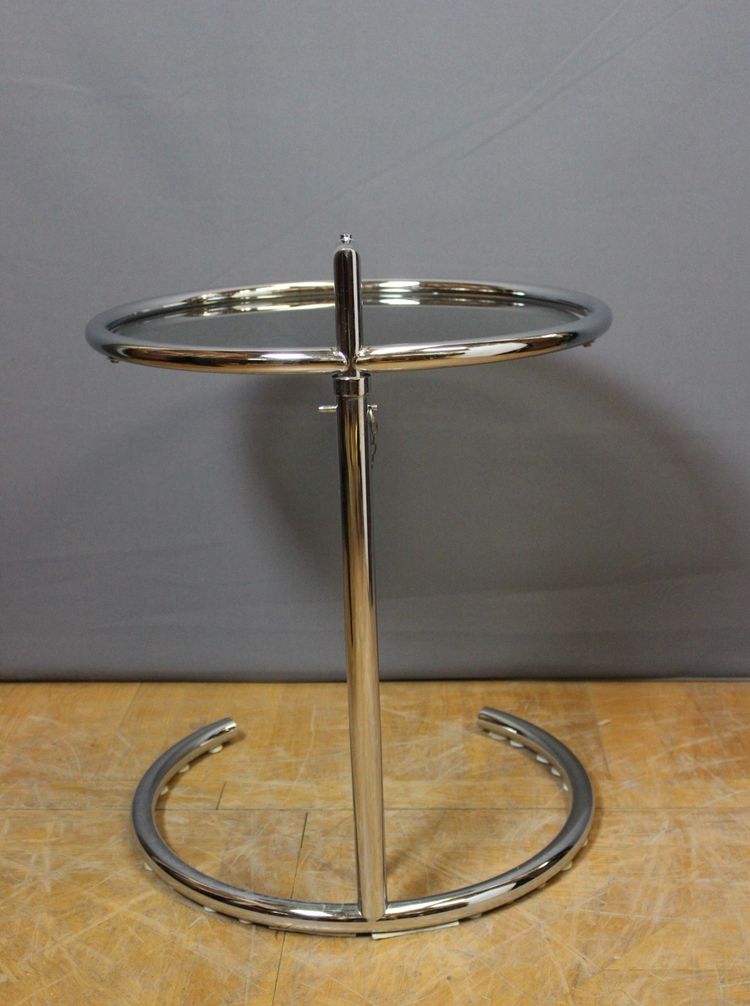 Table à Hauteur Réglable Dans Le Goût d'Eileen Gray