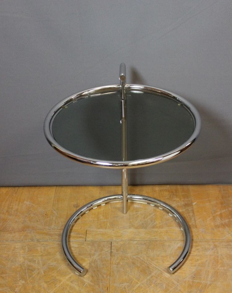 Table à Hauteur Réglable Dans Le Goût d'Eileen Gray