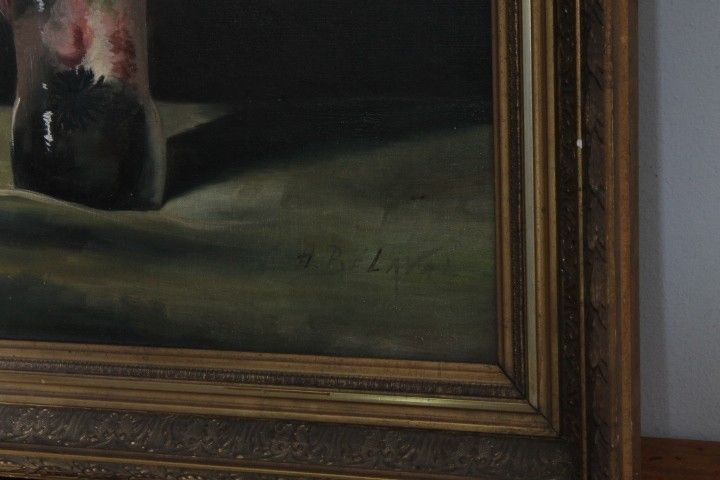 Ancienne paire de tableaux Vase aux fleurs huile sur toile. fin du 19e siècle. Cadres dorés contemporains signés Bélaval.
