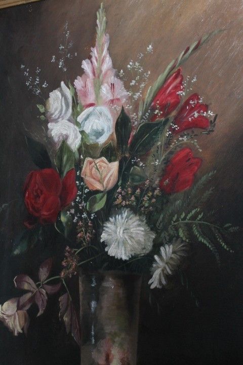 Ancienne paire de tableaux Vase aux fleurs huile sur toile. fin du 19e siècle. Cadres dorés contemporains signés Bélaval.