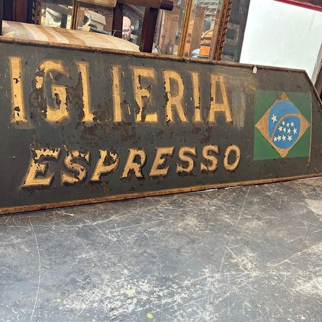 Ancienne grande enseigne en métal peint « Bottiglieria » de la fin du 19ème siècle. en fer. Taille 270 x 57 