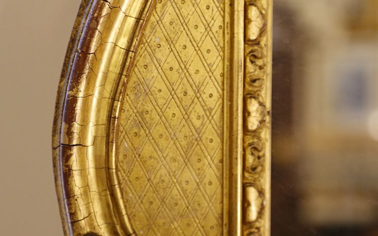 Miroir en bois et stuc doré à la feuille  Style Louis XV