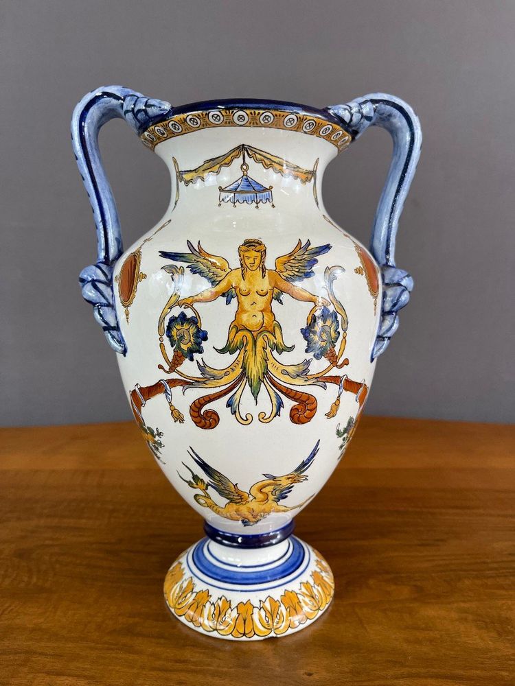 Paire De Vases Gien Inspiration Renaissance Italienne XIXe Siècle