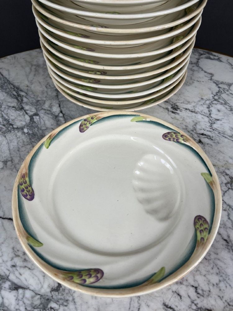Dish and 12 plates from Sarreguemines, 19th century