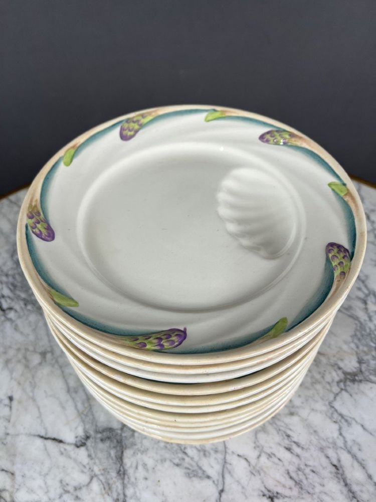 Dish and 12 plates from Sarreguemines, 19th century