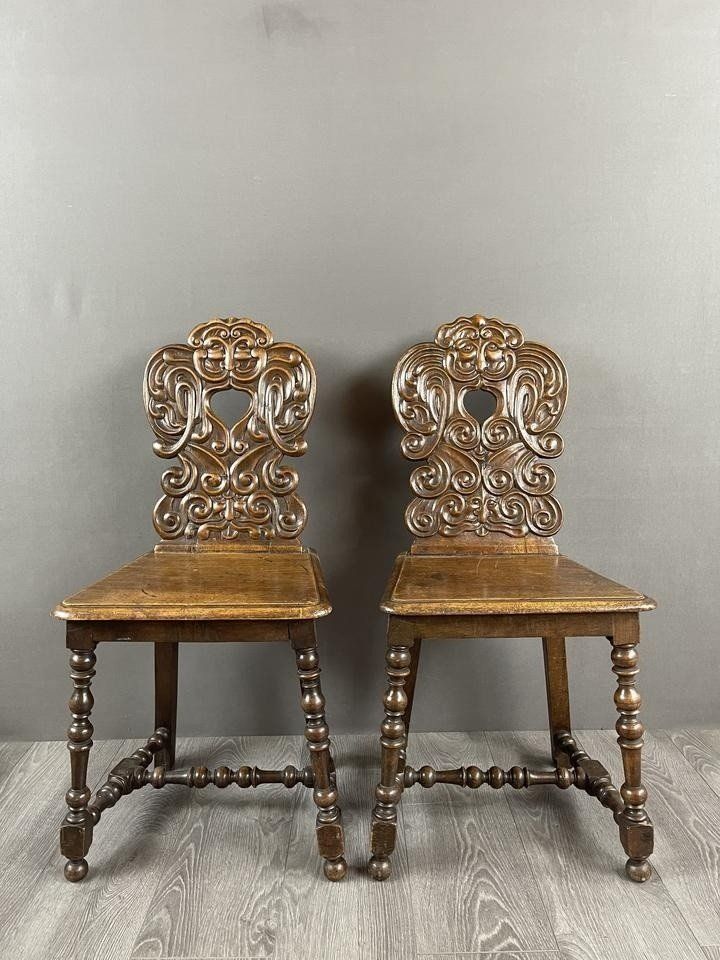 Paire De Chaises En Bois Sculpté Fin XIXe Siècle