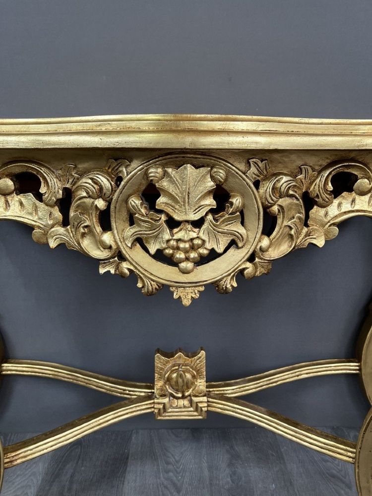 Elegant Gilded Console With Carved Details 20th Century