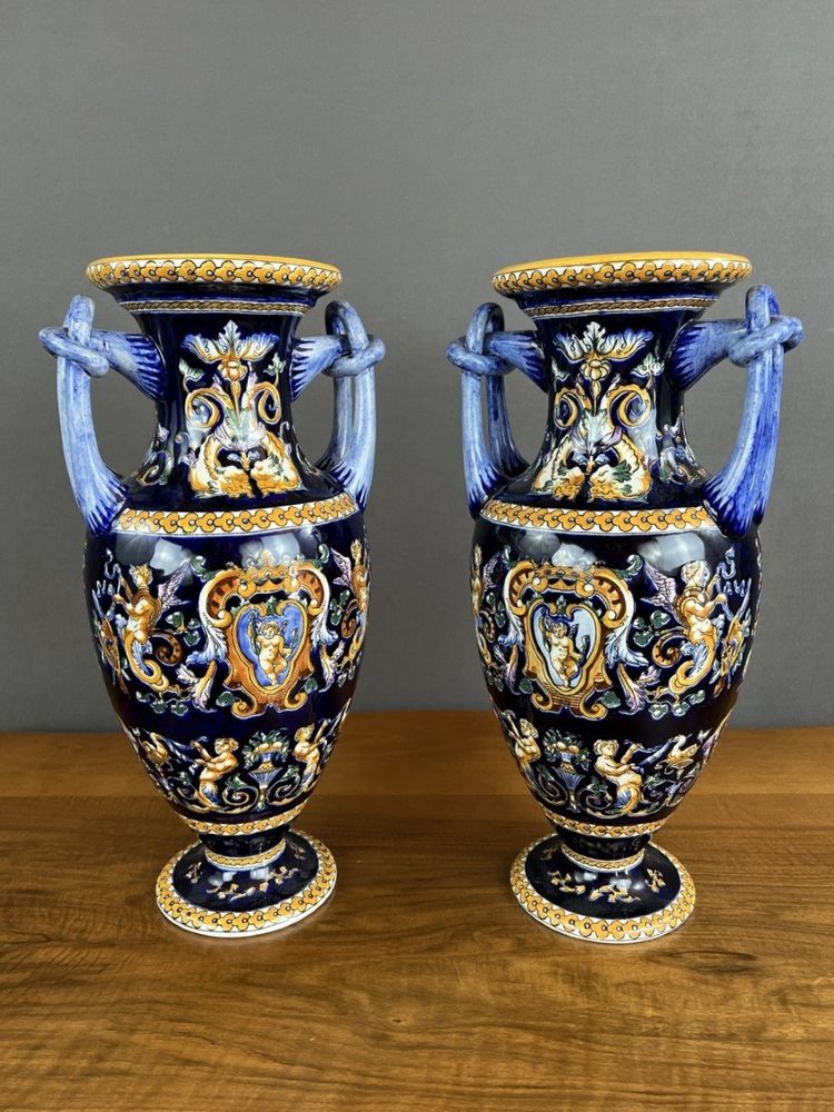 Paire De Vases En Céramique De Gien Magnifique Décor Renaissance XXe Siècle
