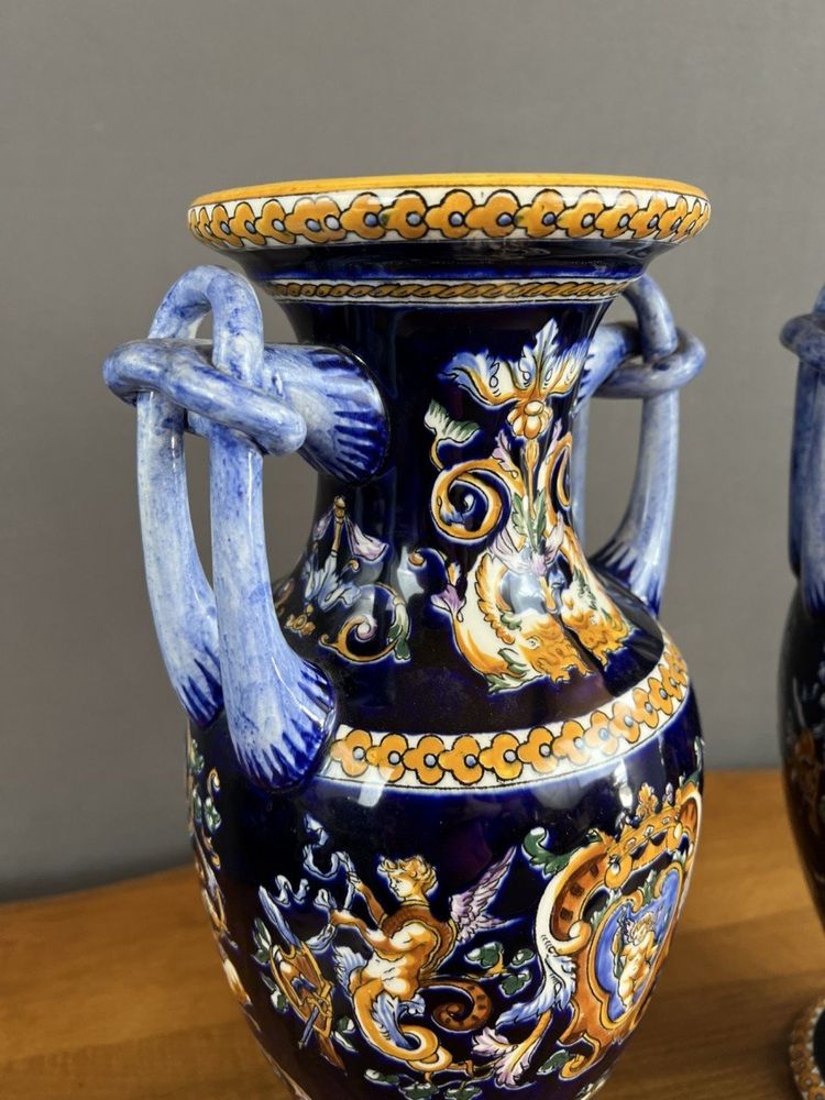 Paire De Vases En Céramique De Gien Magnifique Décor Renaissance XXe Siècle