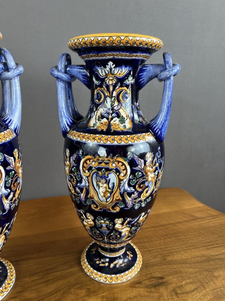Paire De Vases En Céramique De Gien Magnifique Décor Renaissance XXe Siècle