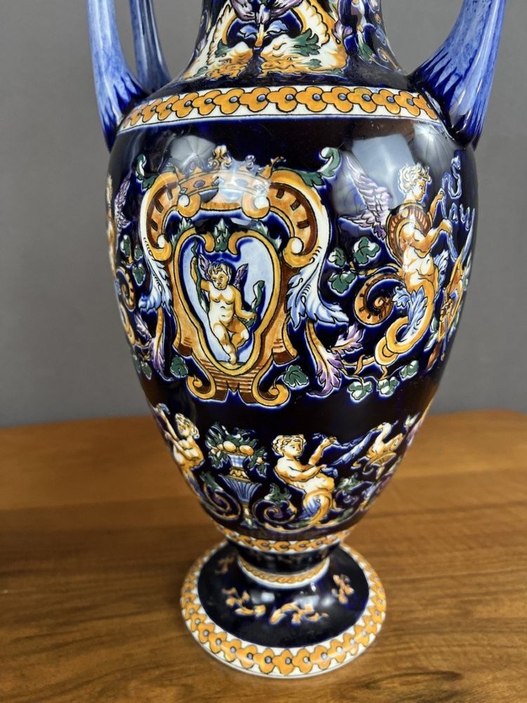 Paire De Vases En Céramique De Gien Magnifique Décor Renaissance XXe Siècle