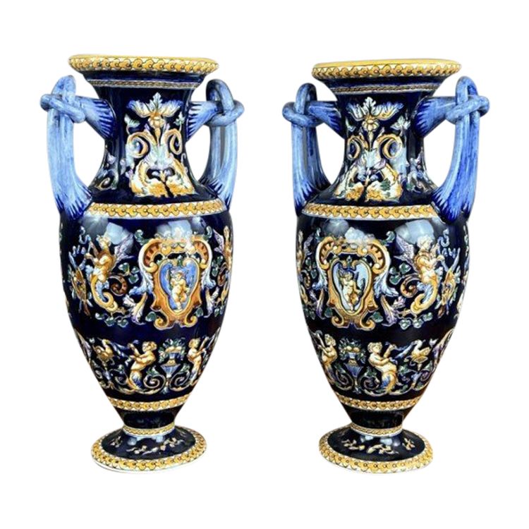Paire De Vases En Céramique De Gien Magnifique Décor Renaissance XXe Siècle