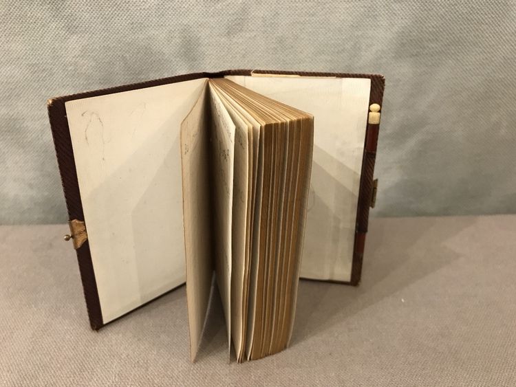 Piccola carta da ballo intarsiata del XIX secolo 