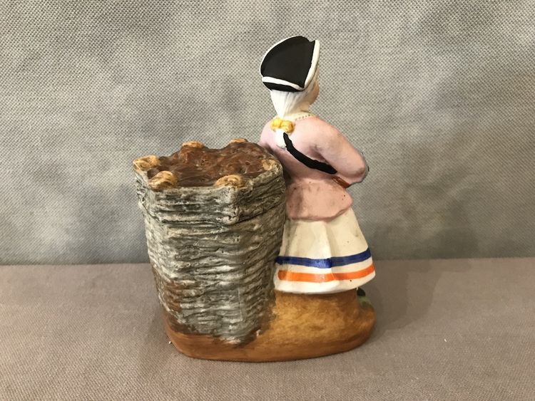 Pot à tabac en porcelaine de biscuit d'époque 19 ème 