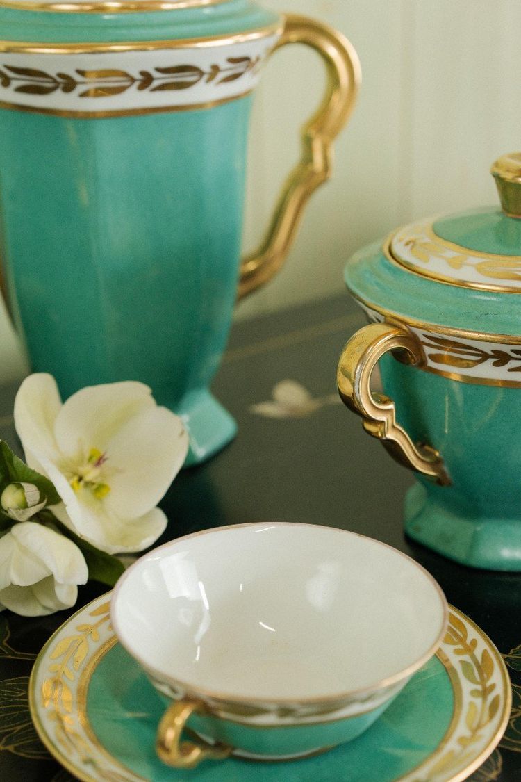 Limoges Yolande Manin Coffee Tea Service 6 Servers XXth Century