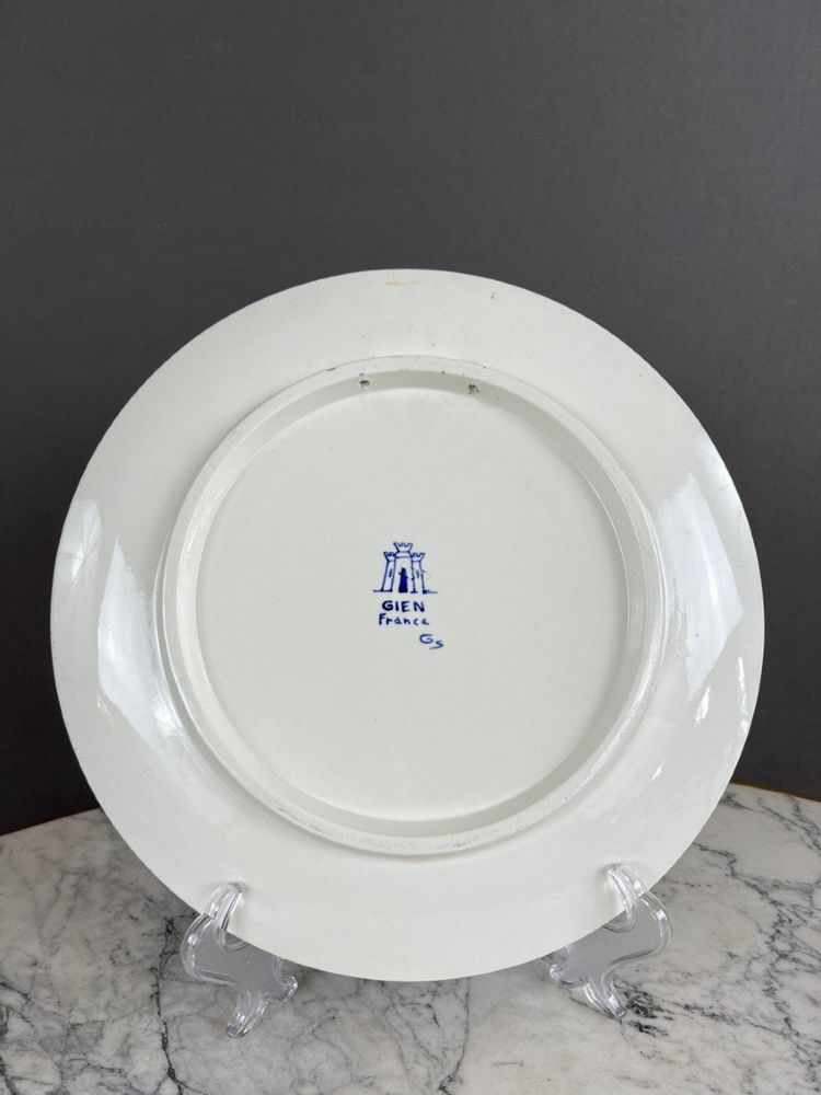 Set Of Three 20th Century Renaissance Style Gien Earthenware Plates