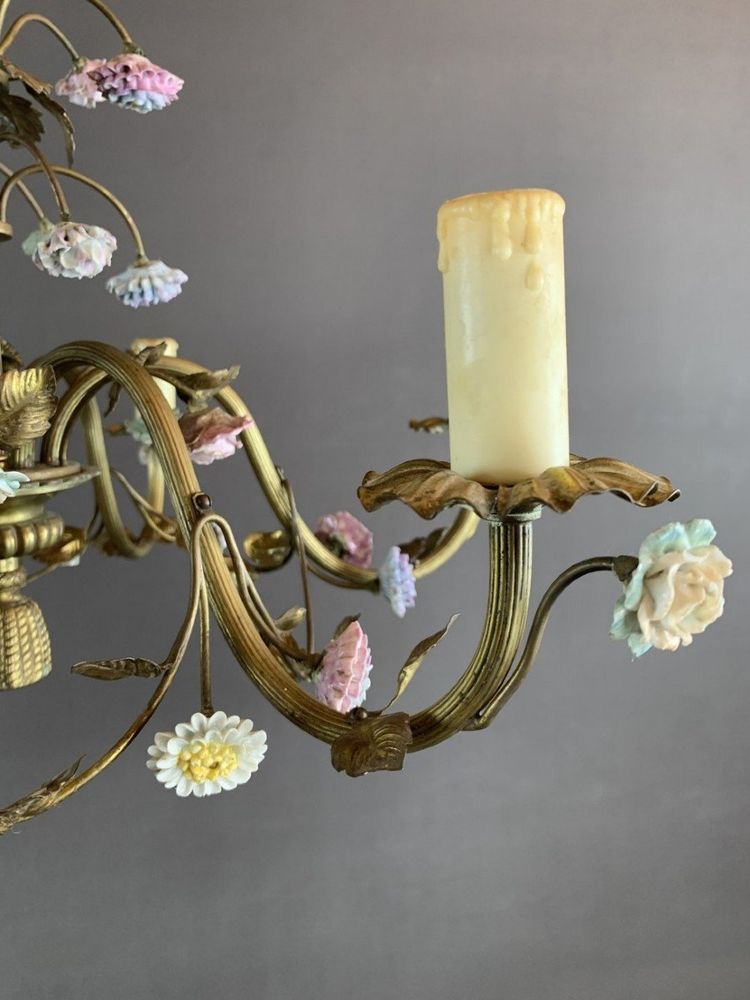 Lampadario floreale in porcellana e ottone del XX secolo