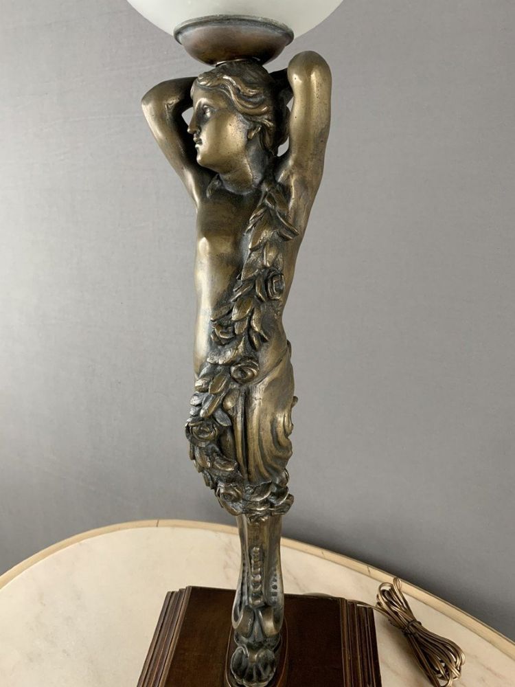 Klassische Tischlampe aus Bronze XX Jahrhundert