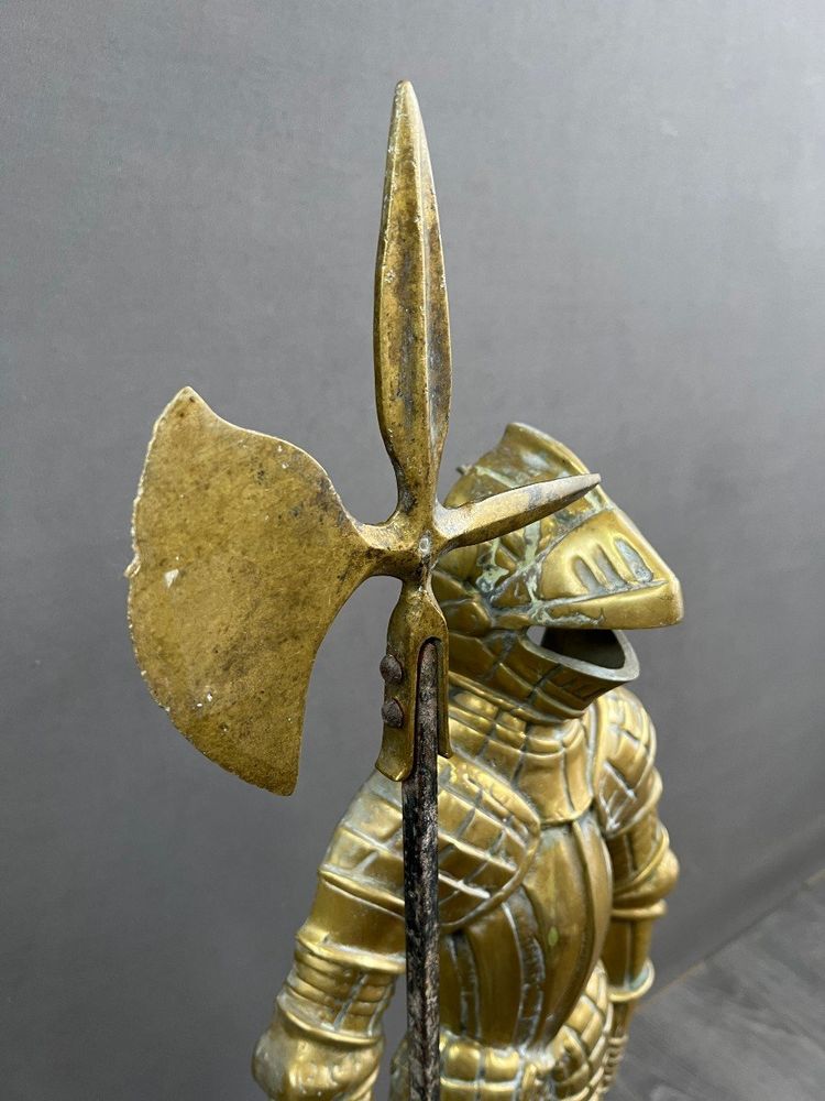 Statue En Bronze D’un Guerrier En Armure XXe Siècle