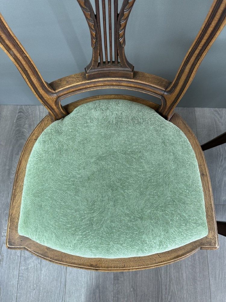 8 Chaises Vintage En Bois Avec Assise En Velours Vert XXe Siècle