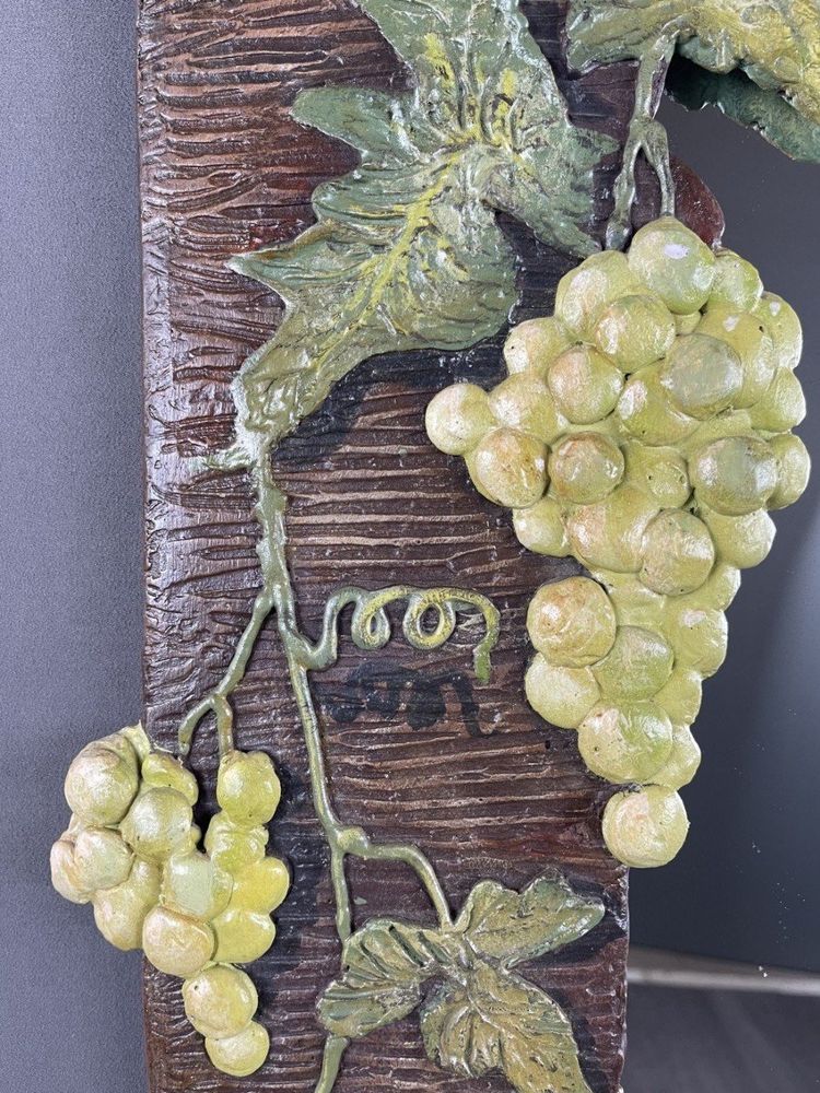 Miroir En Bois Sculpté Avec Décor De Vigne XXe Siècle