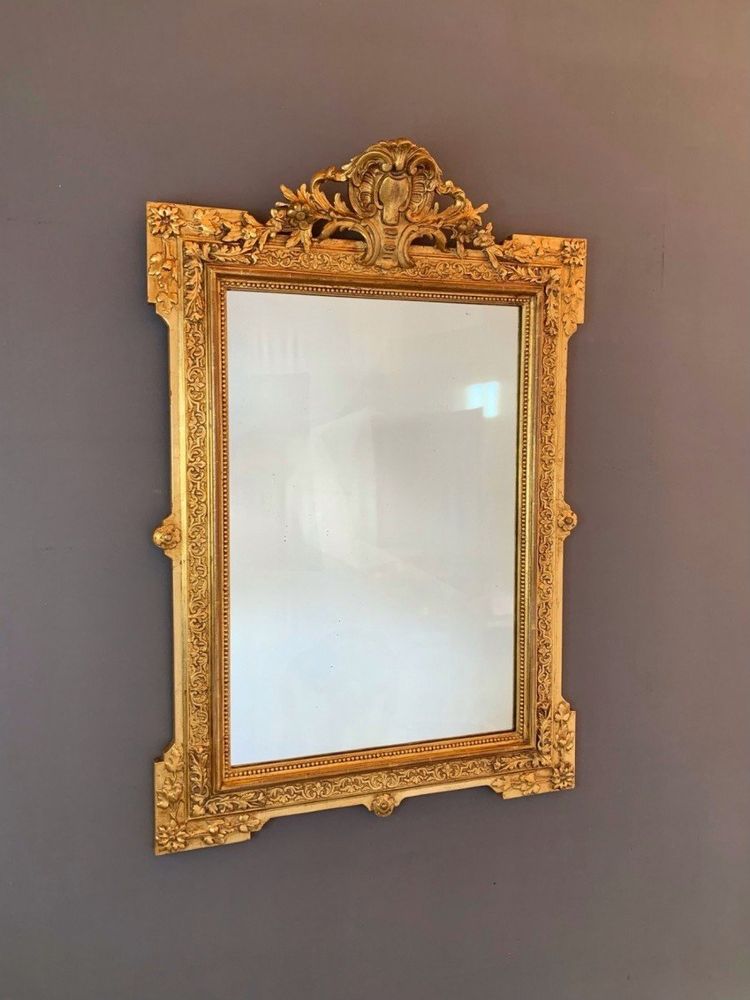 Specchio in legno intagliato e dorato in stile Luigi XVI, XIX secolo