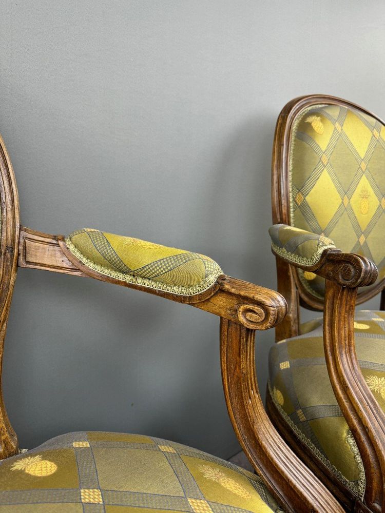 Paire De Fauteuils Louis XVI En Bois Sculpté, Fin XIXe Siècle