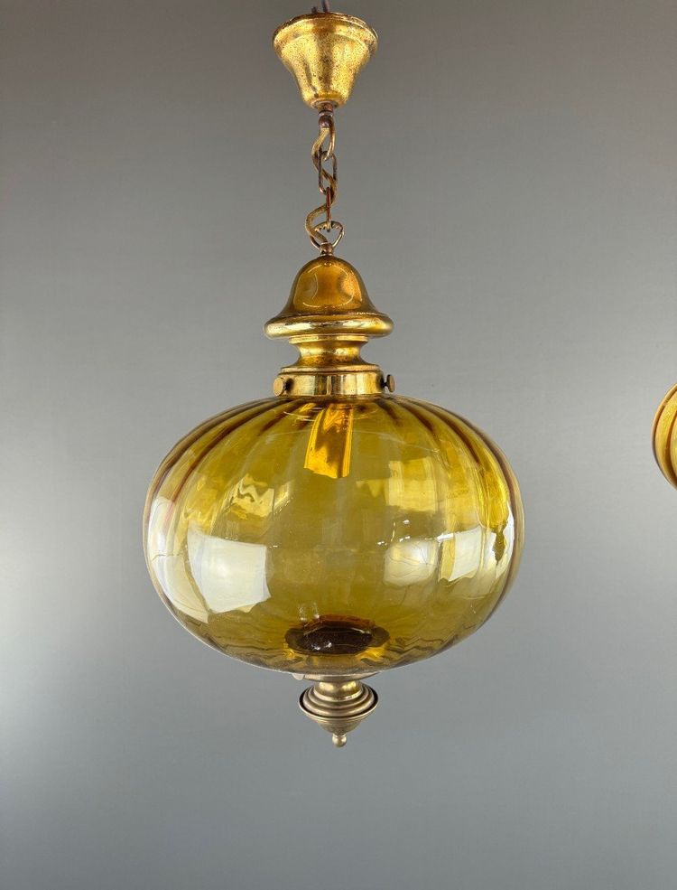 Paire De Suspensions Lanternes Vintage En Verre Soufflé Ambre, XXe Siècle