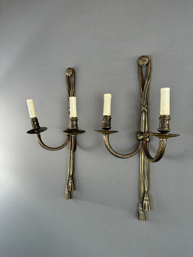 Paire D’appliques Murales En Bronze Doré De Style Louis XVI, XXe Siècle