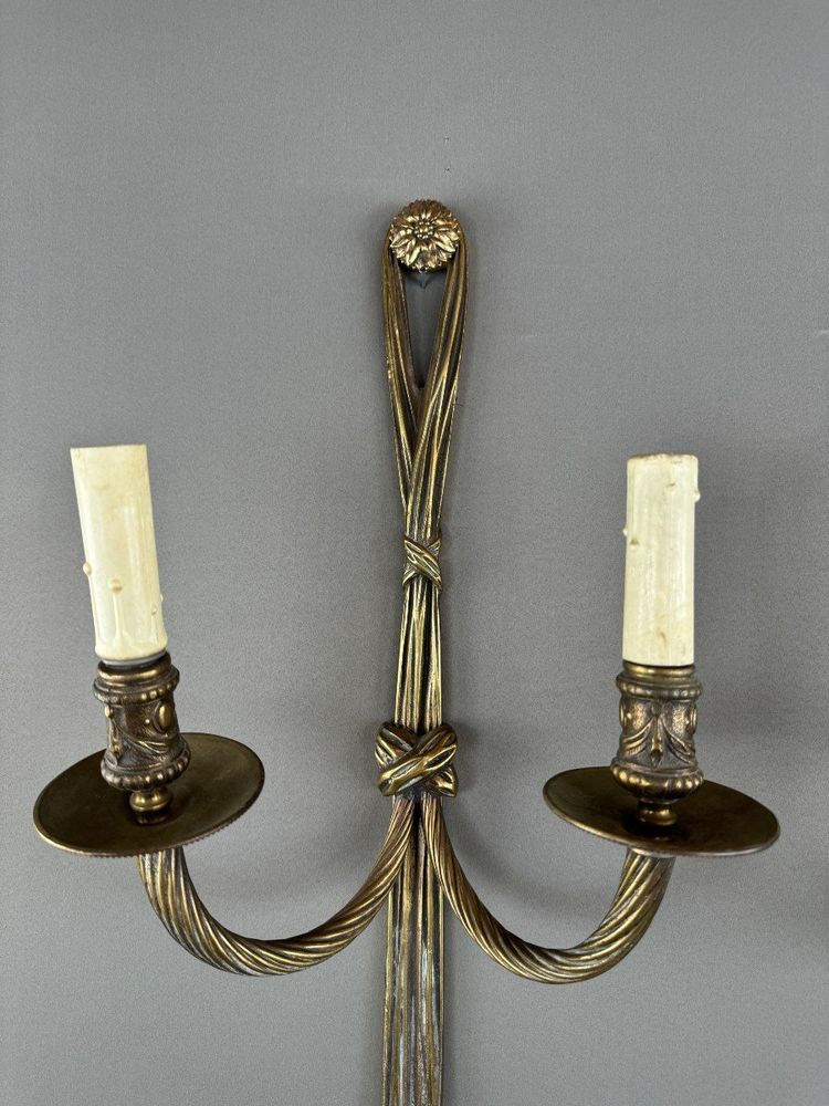 Paire D’appliques Murales En Bronze Doré De Style Louis XVI, XXe Siècle