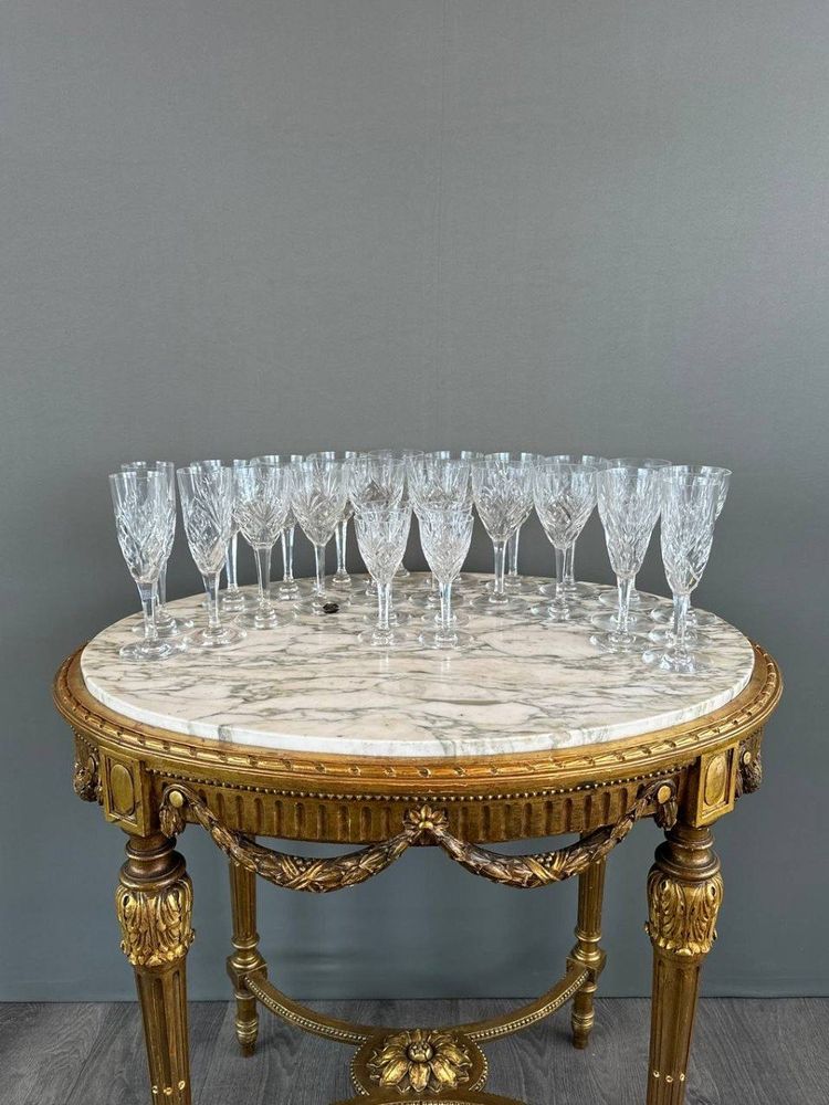 Service De Verres En Cristal Saint Louis Modèle Chantilly (26 Pièces), XXe Siècle