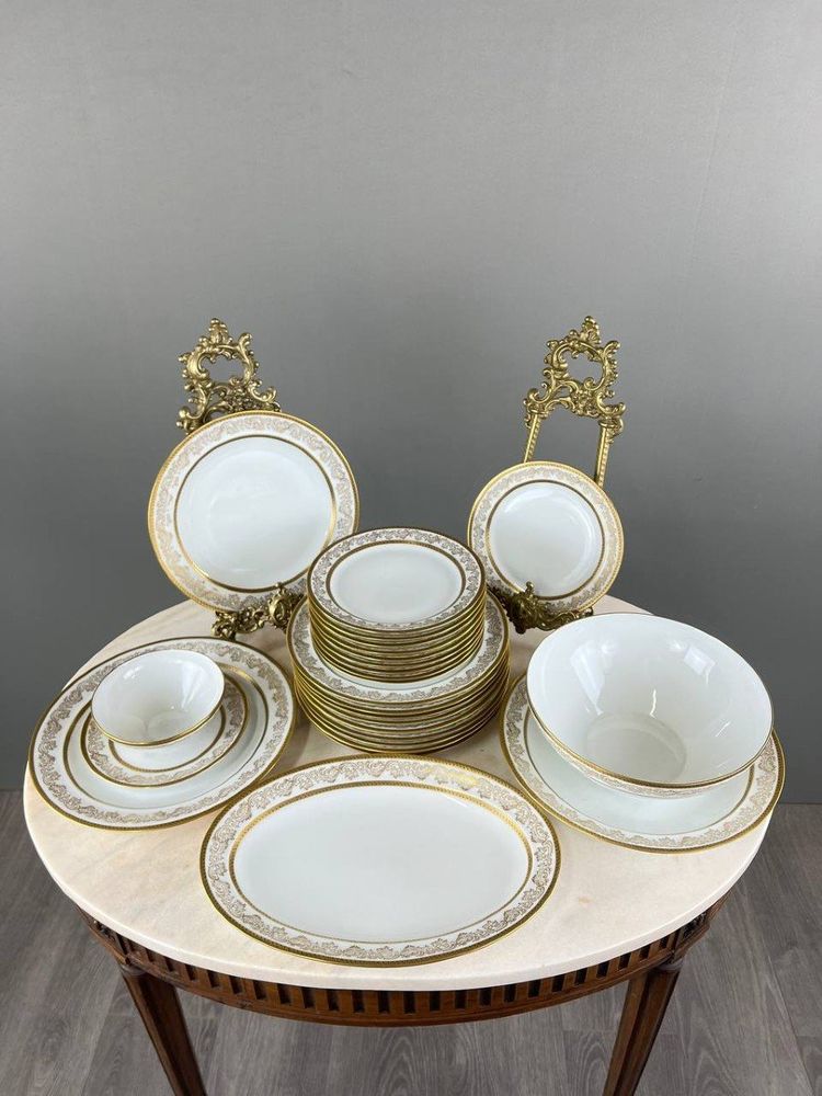 25 Piece Limoges Porcelain Service, 20th Century