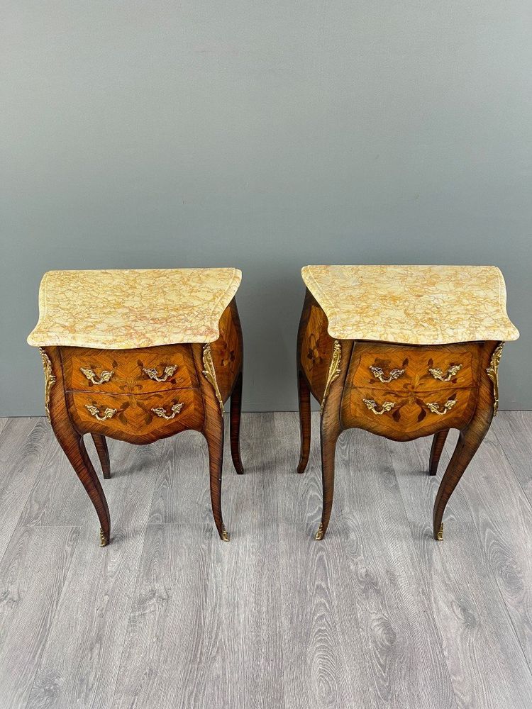 Paire De Tables De Chevet De Style Louis XV En Marqueterie Et Marbre – XIXe Siècle