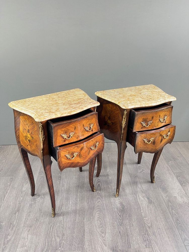 Paire De Tables De Chevet De Style Louis XV En Marqueterie Et Marbre – XIXe Siècle